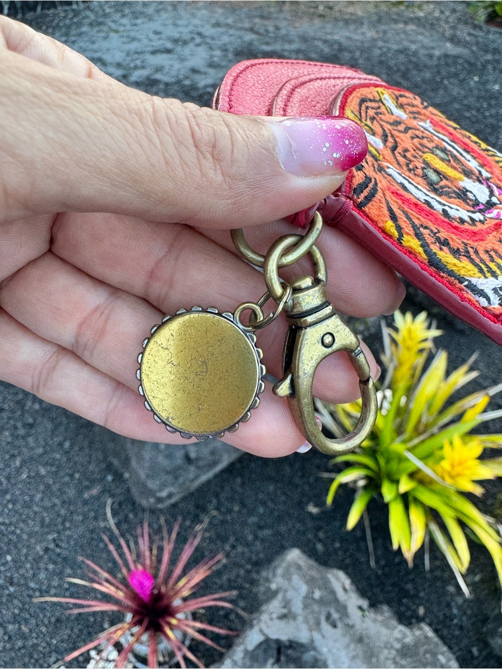 Fossil Red Leather Embroidered Tiger Card Case Keychain - Picture 7 of 8